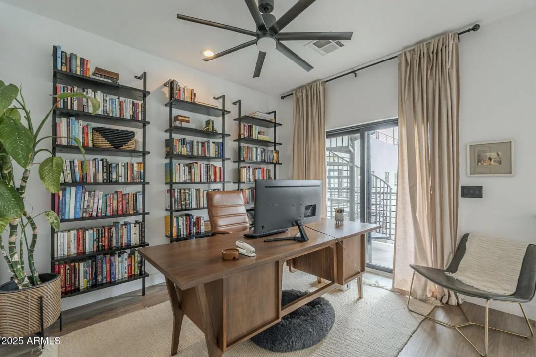 Real Estate Picture 11