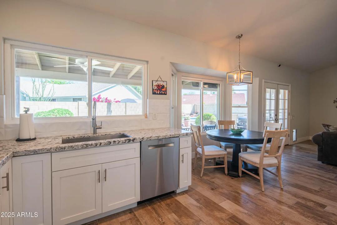 Real Estate Picture 11