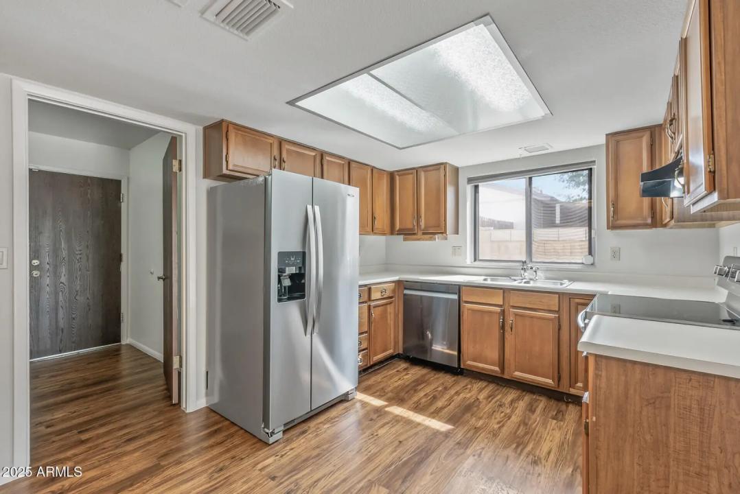 Real Estate Picture 6