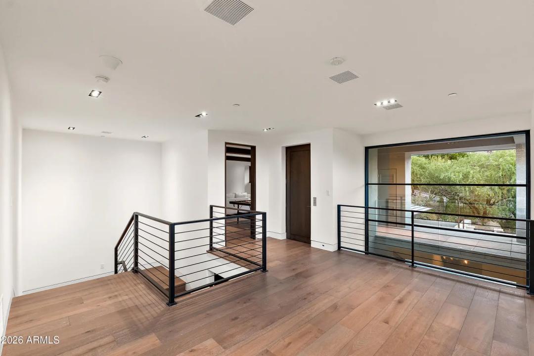 Real Estate Picture 30