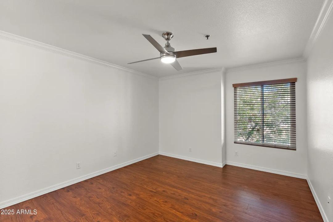 Real Estate Picture 7