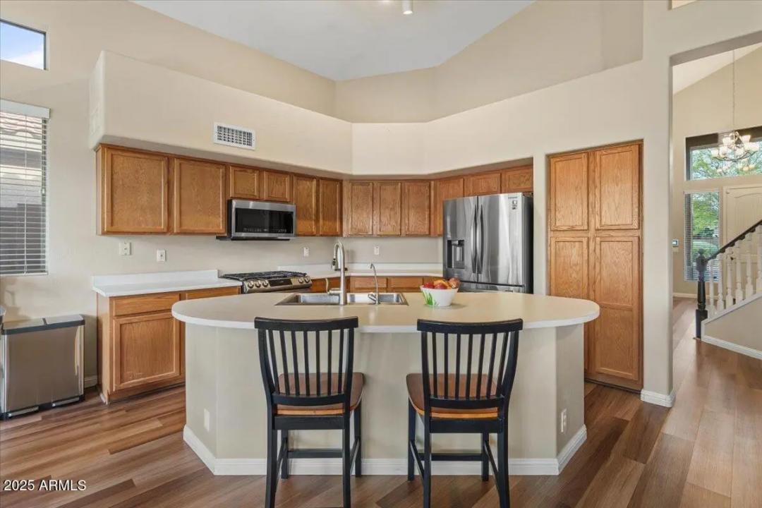 Real Estate Picture 12