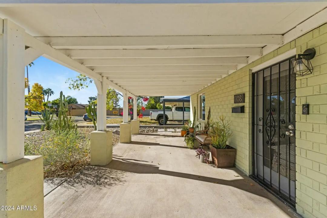 Real Estate Picture 2