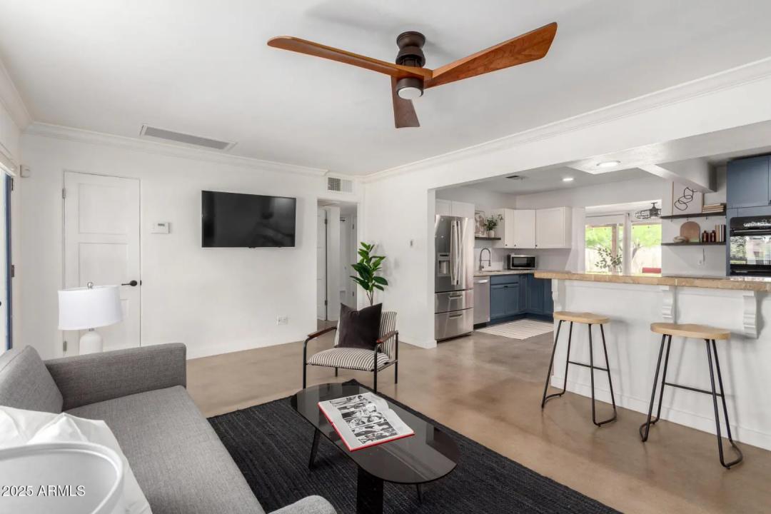 Real Estate Picture 6