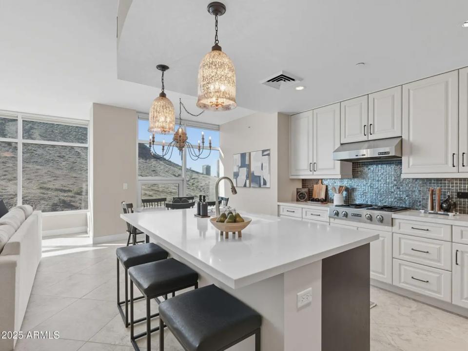 Real Estate Picture 13