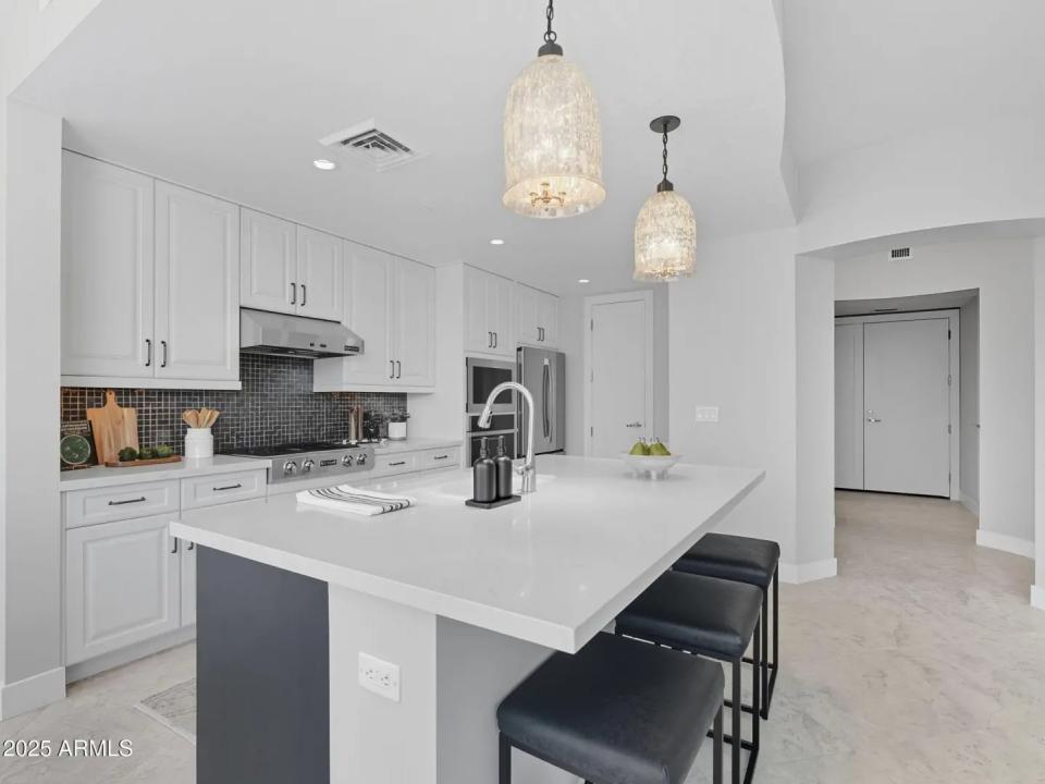 Real Estate Picture 15