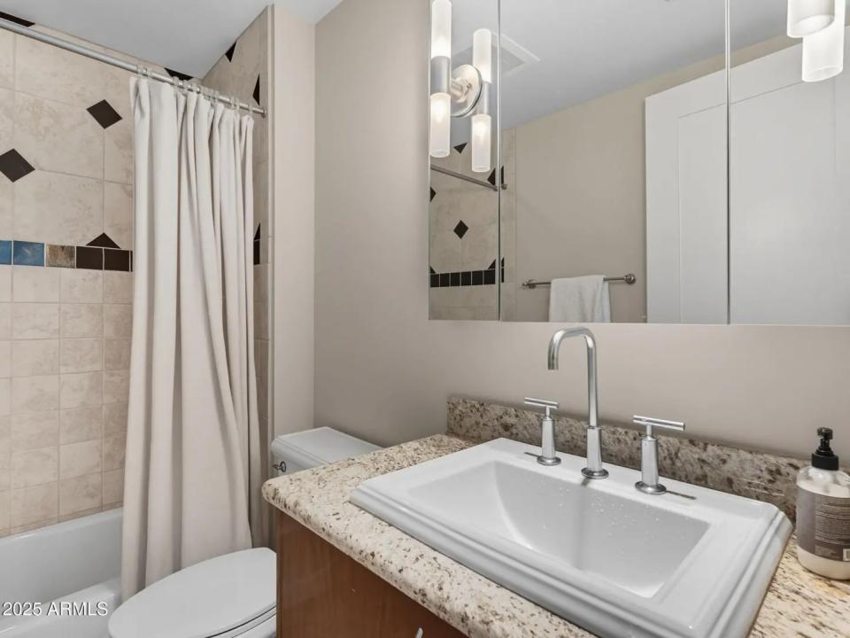 Real Estate Picture 33