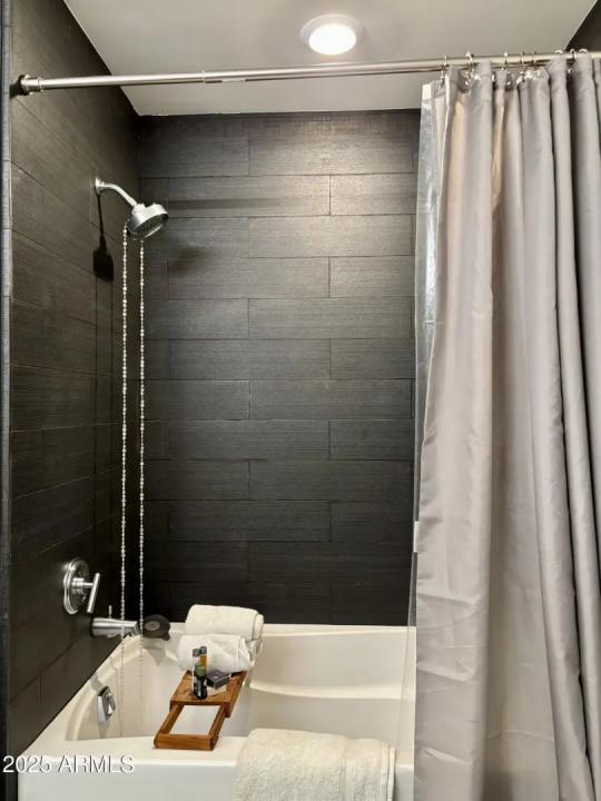 Real Estate Picture 16