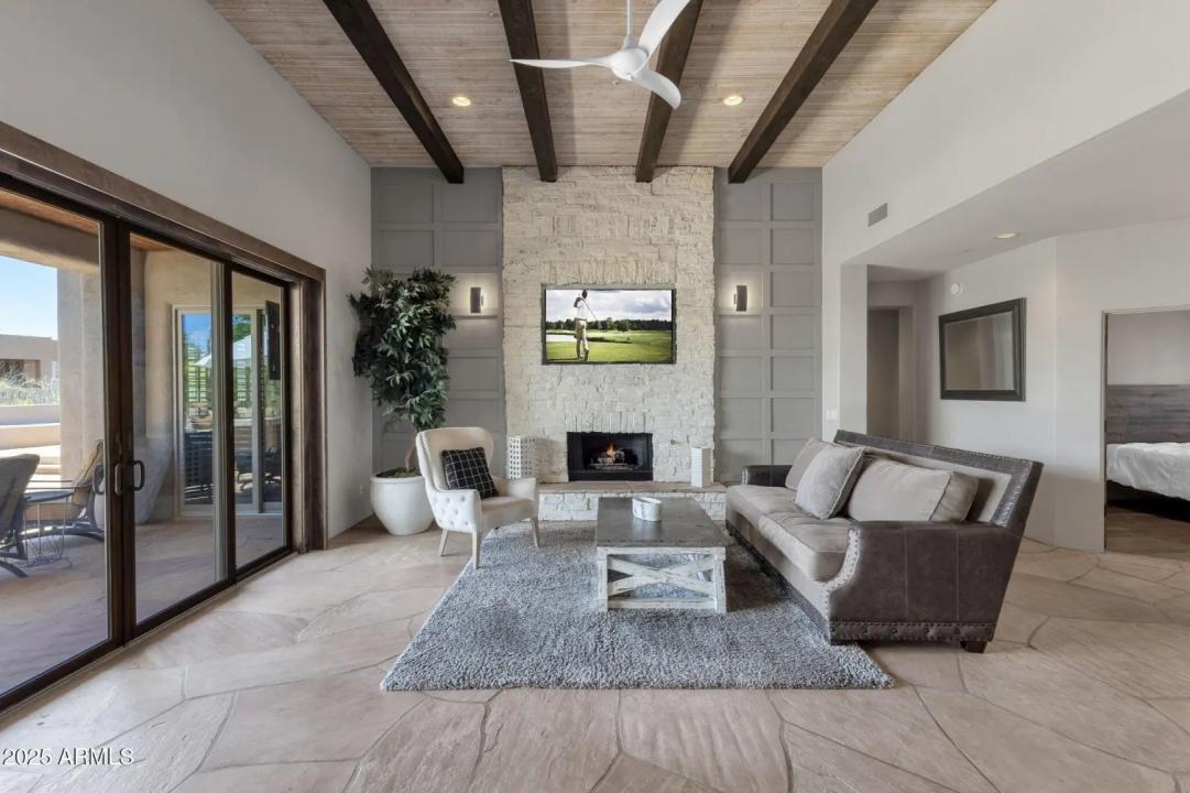 Real Estate Picture 11