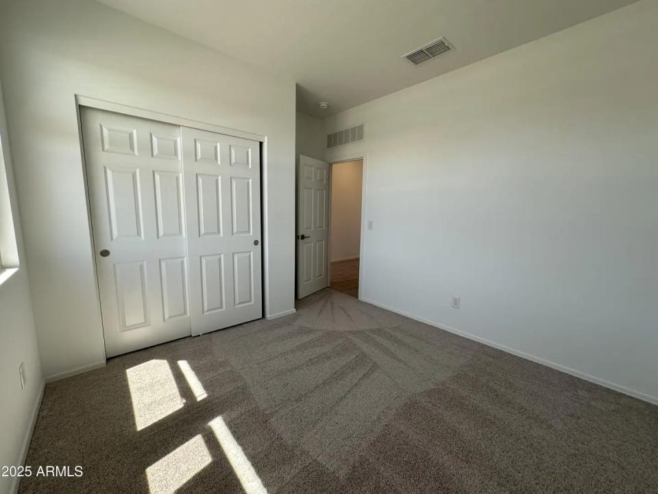 Real Estate Picture 5