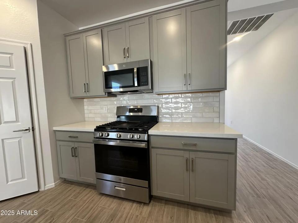 Real Estate Picture 15