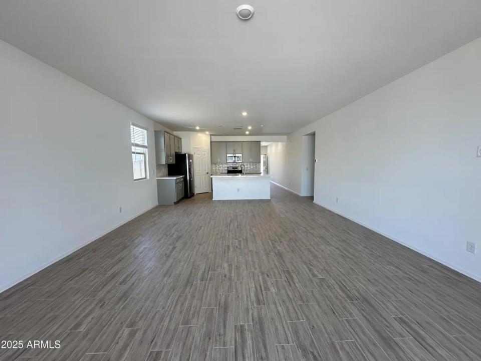 Real Estate Picture 17