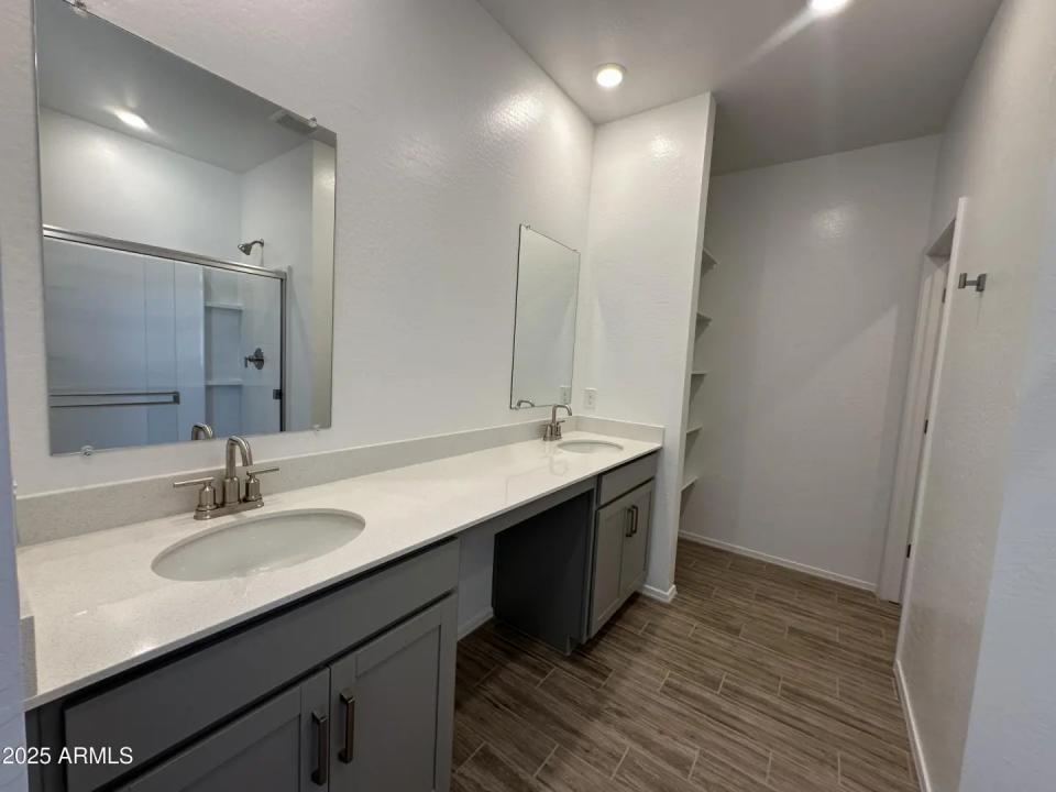 Real Estate Picture 22