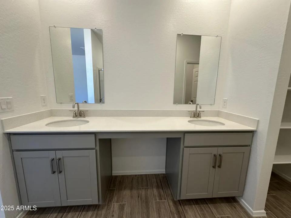 Real Estate Picture 23