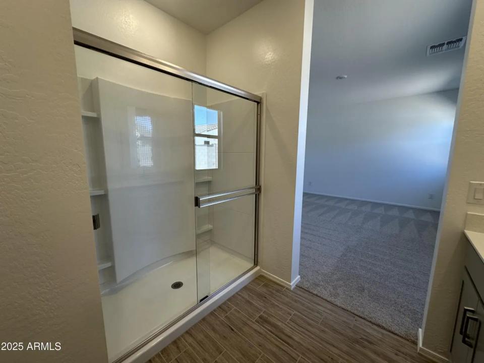Real Estate Picture 24