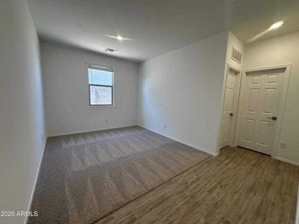 Real Estate Picture 25