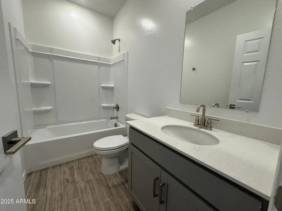 Real Estate Picture 28