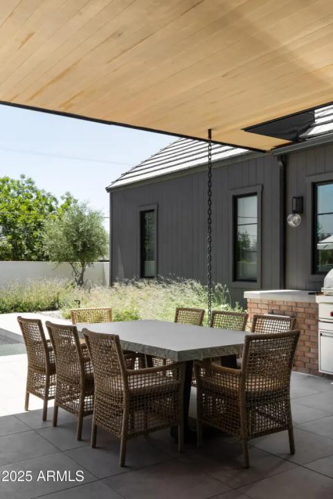 Real Estate Picture 9
