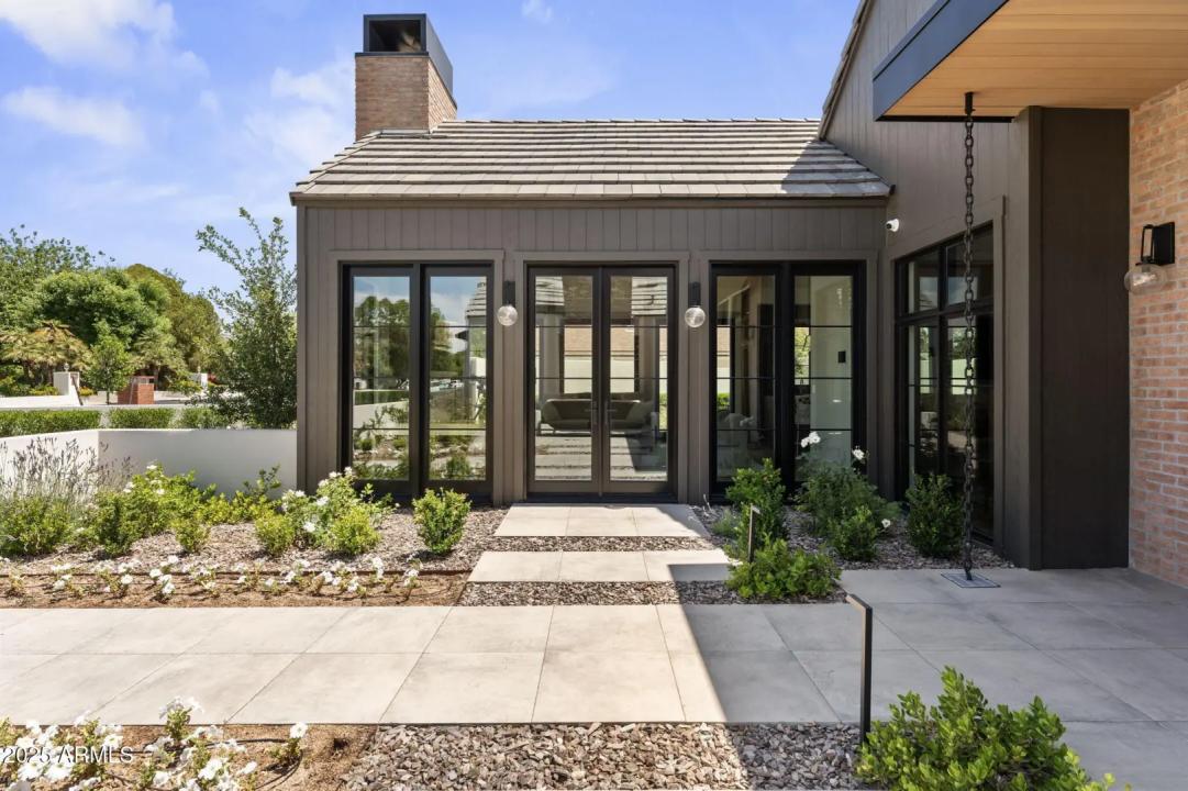 Real Estate Picture 12