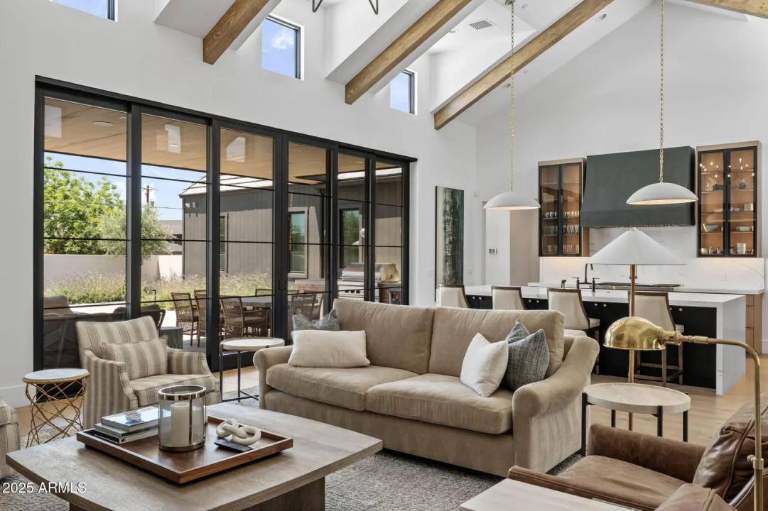 Real Estate Picture 14