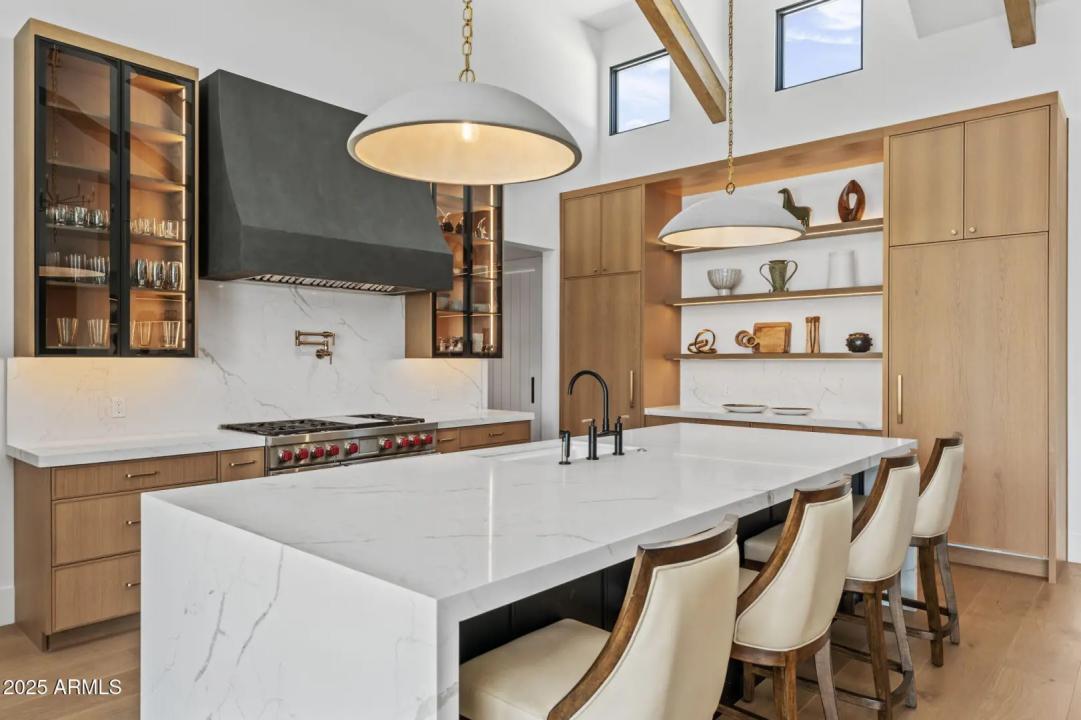 Real Estate Picture 17