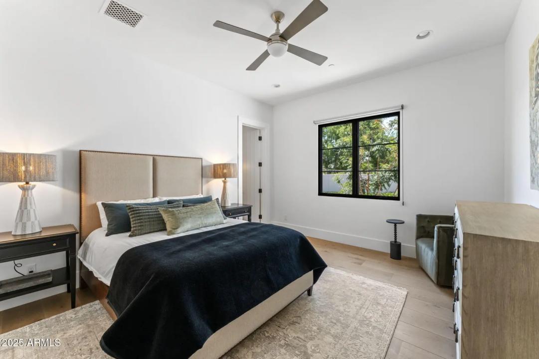 Real Estate Picture 32