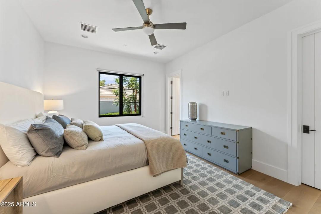 Real Estate Picture 33