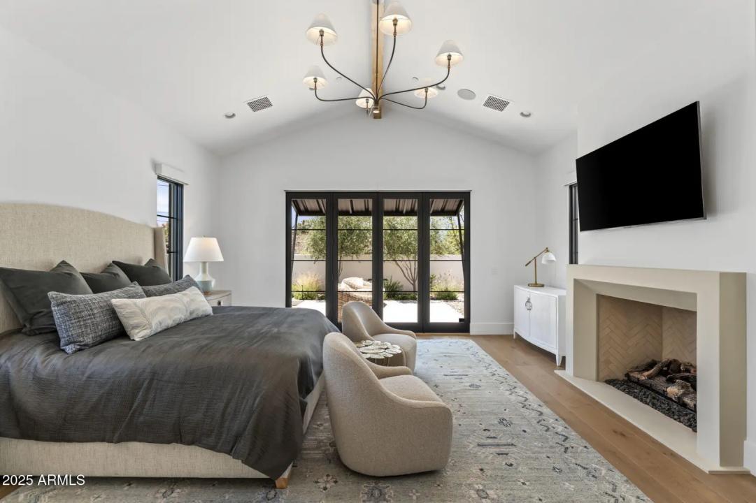 Real Estate Picture 24