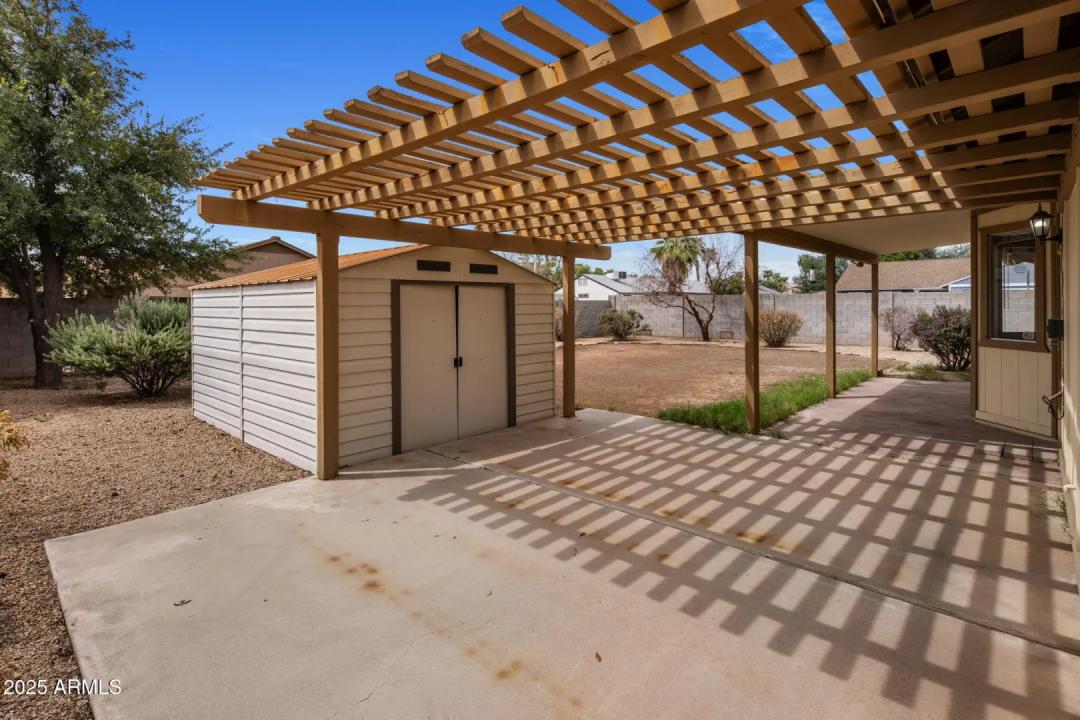 Real Estate Picture 12