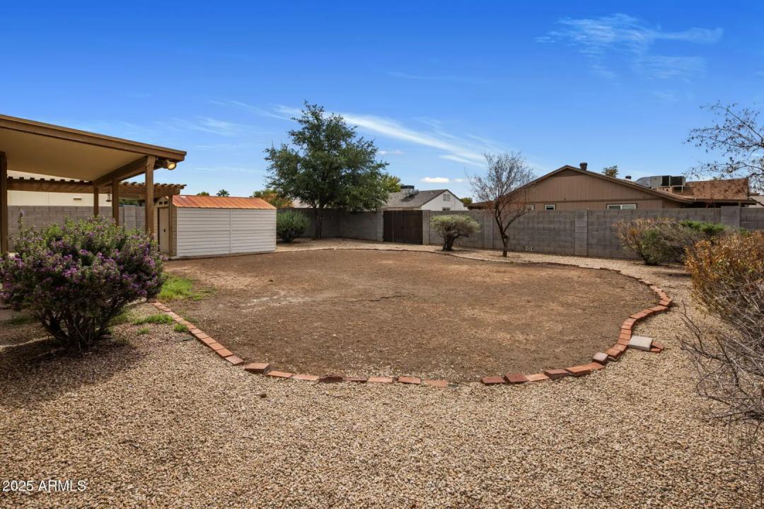 Real Estate Picture 13
