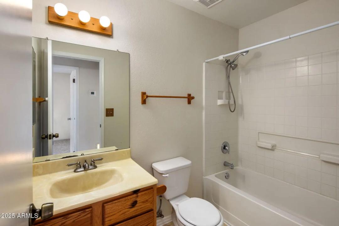 Real Estate Picture 10