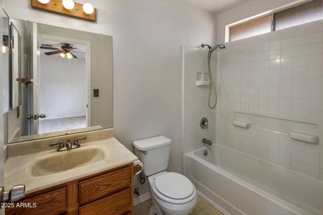Real Estate Picture 8