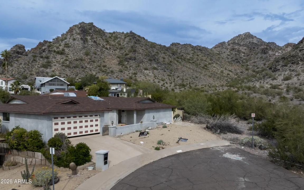 Real Estate Picture 3