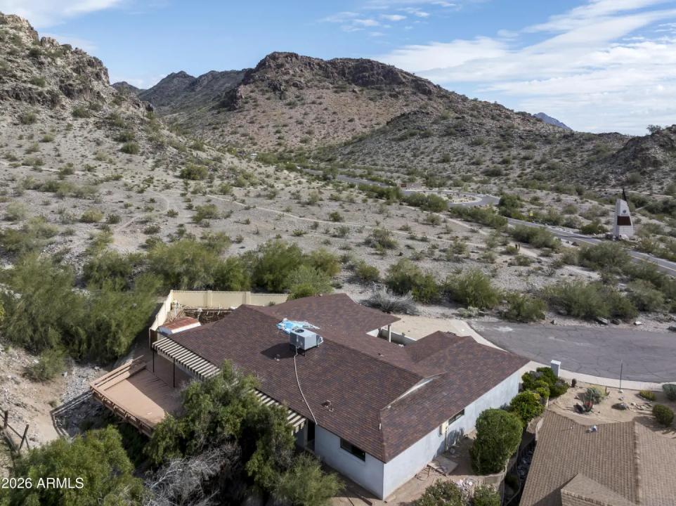 Real Estate Picture 6