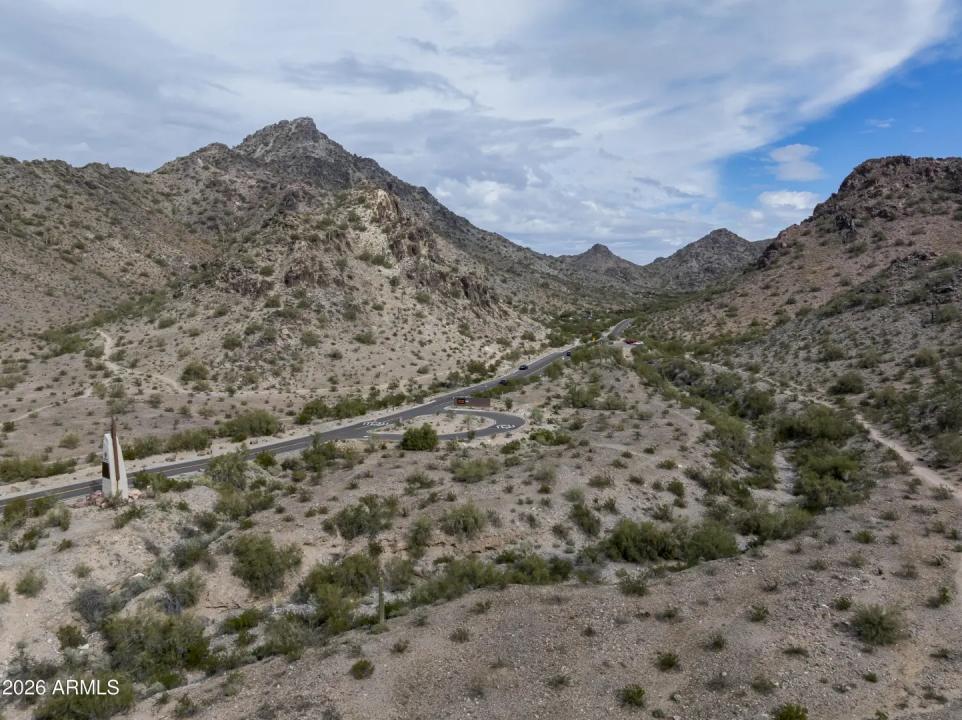 Real Estate Picture 14