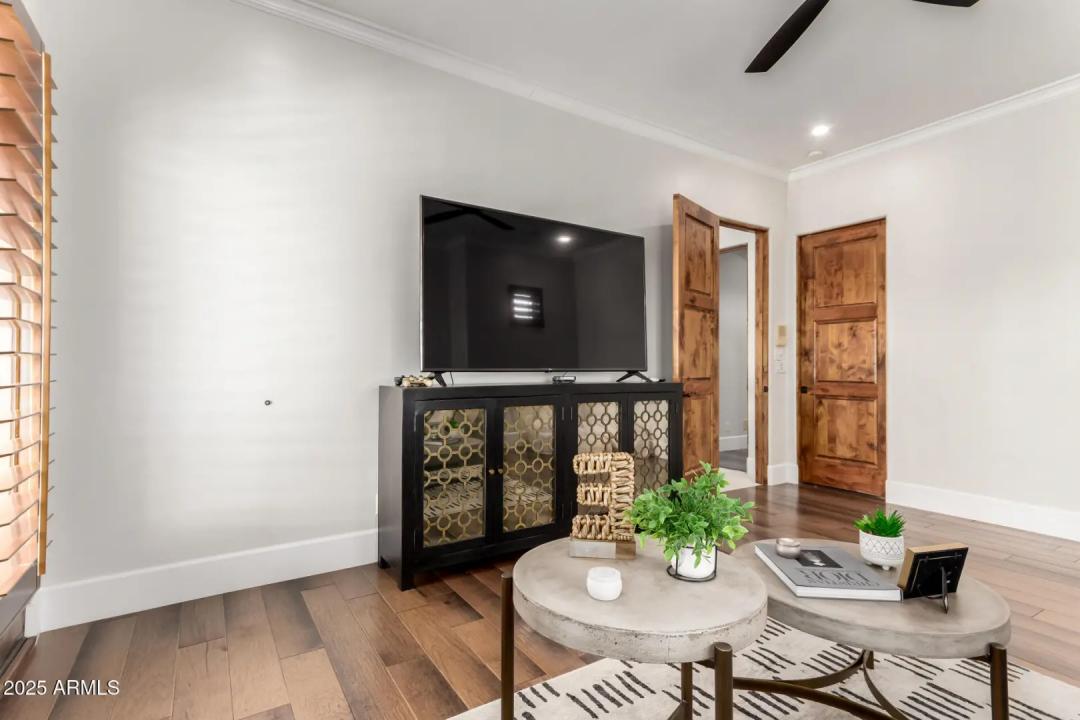 Real Estate Picture 90
