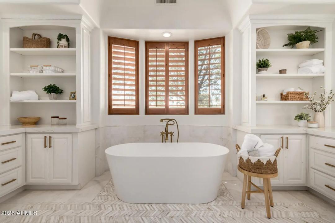 Real Estate Picture 64