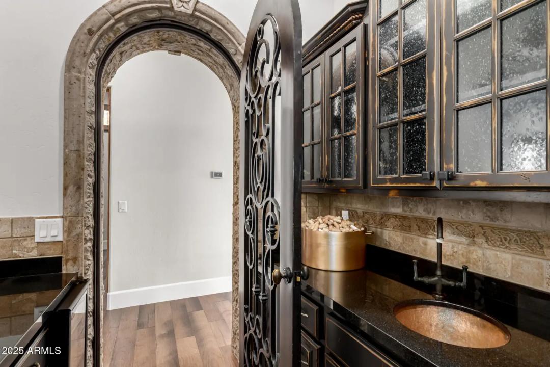 Real Estate Picture 35