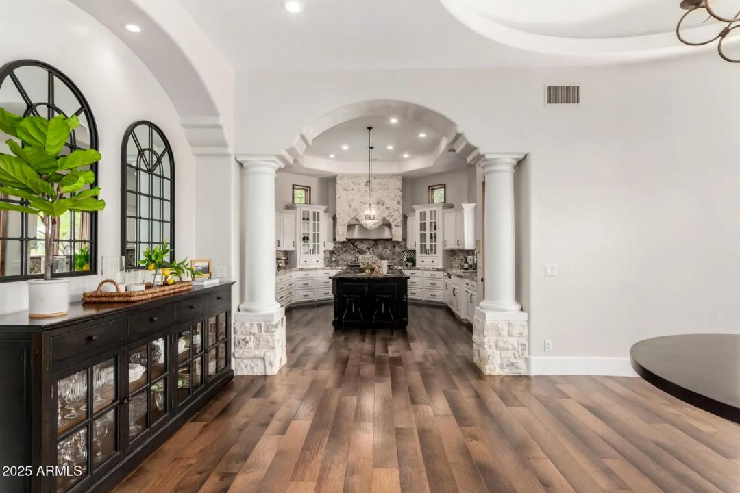 Real Estate Picture 42