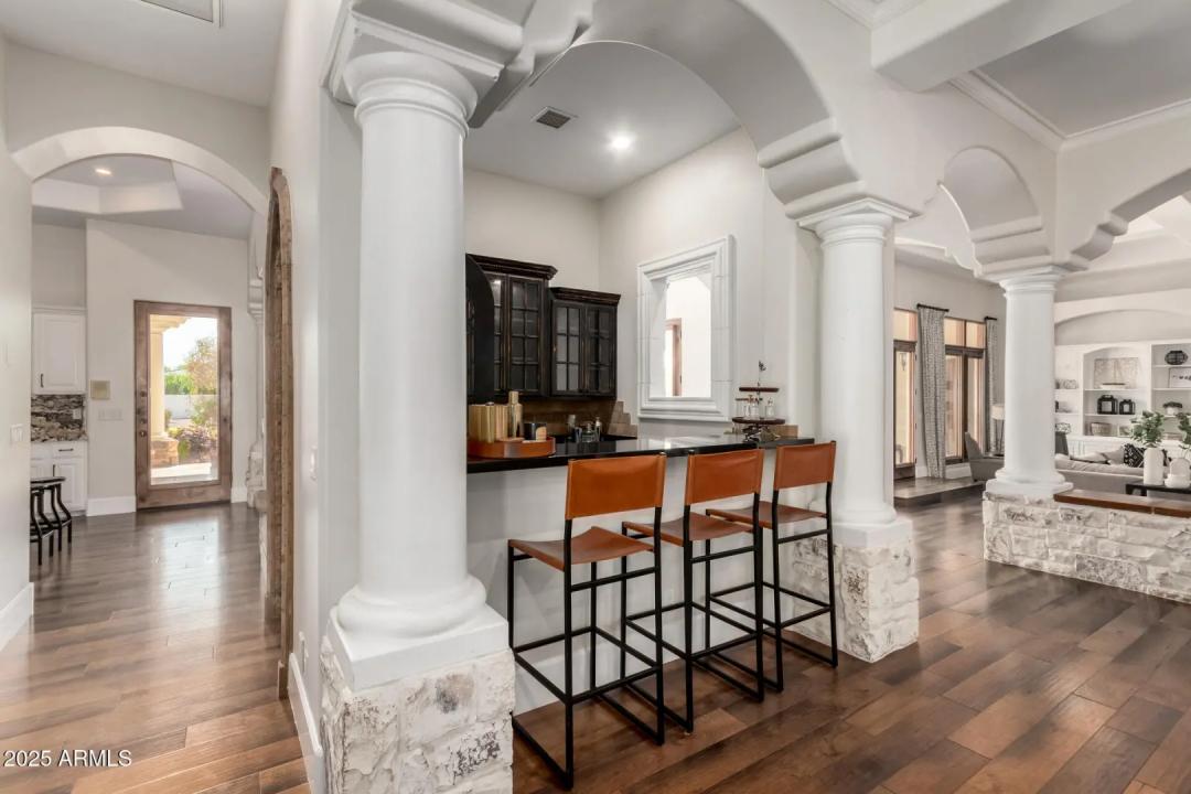 Real Estate Picture 32