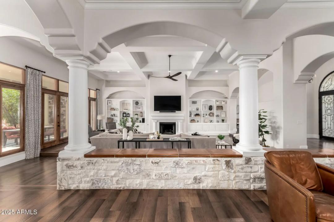 Real Estate Picture 24