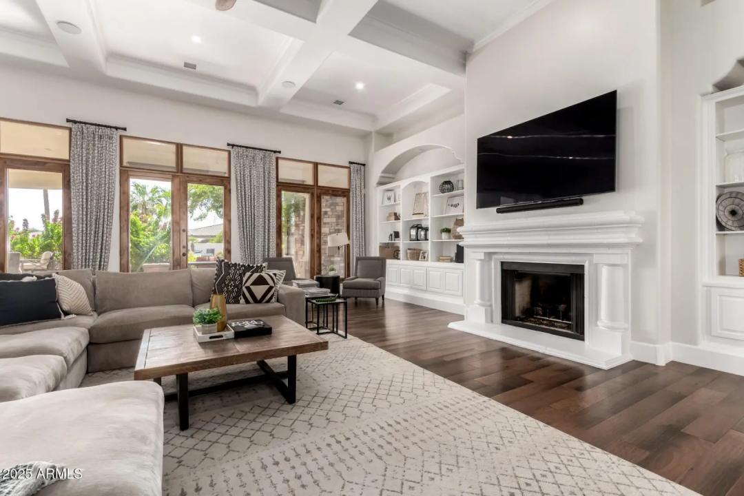 Real Estate Picture 18