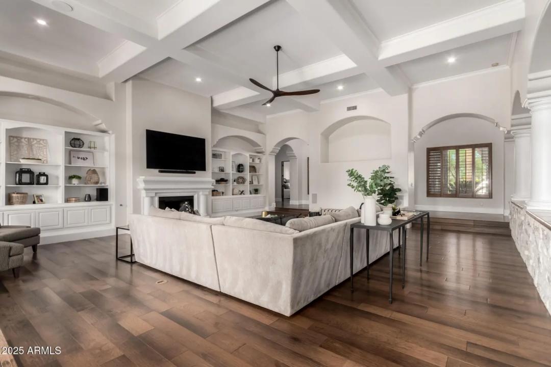 Real Estate Picture 16