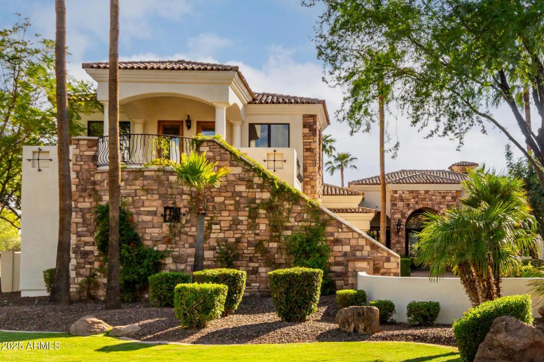 Real Estate Picture 3