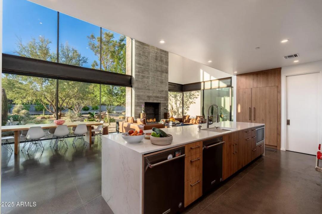 Real Estate Picture 17