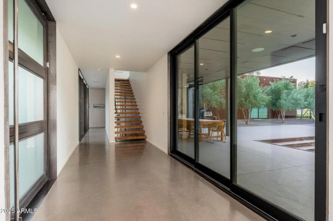 Real Estate Picture 18