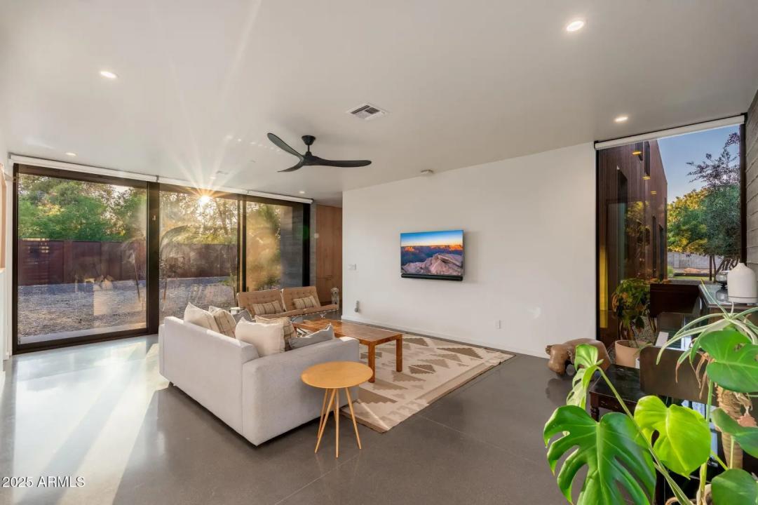 Real Estate Picture 19