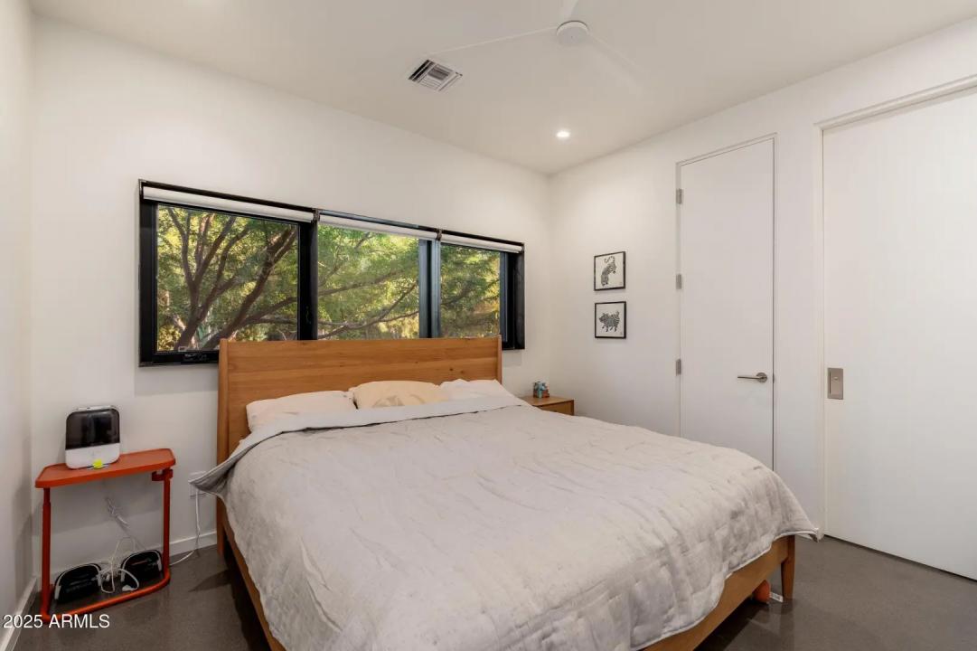 Real Estate Picture 20