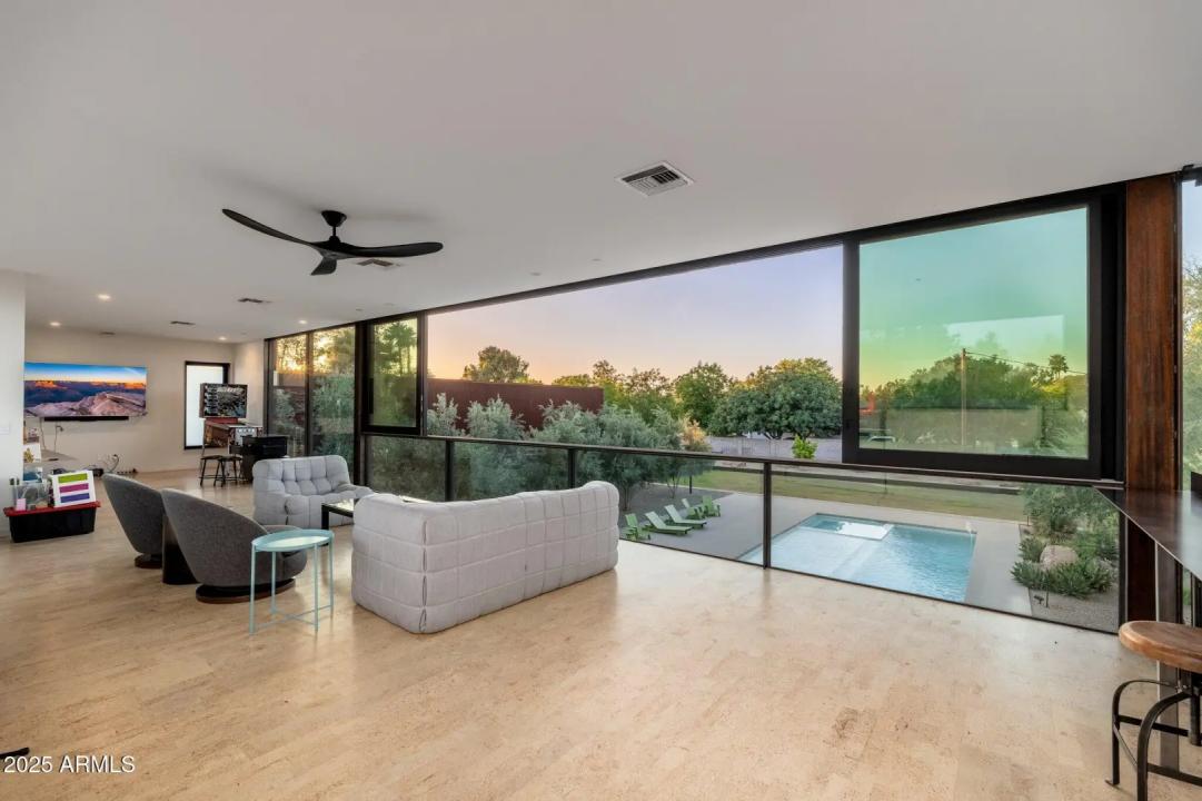 Real Estate Picture 23