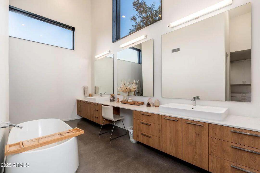 Real Estate Picture 28